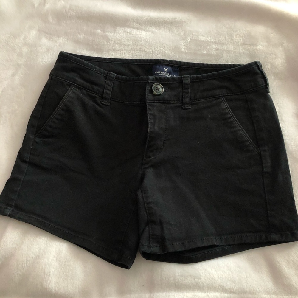 American Eagle 5” Black Shorts!